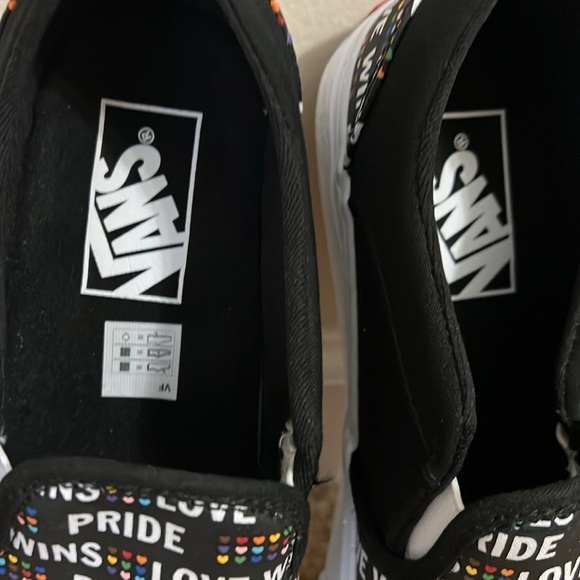 NWT Vans Pride Love Wins Slip On Asher Black Rainbow Glitter Sneakers - Picture 4 of 9